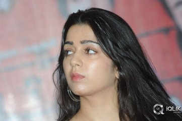 Charmi-at-Pratighatana-Trailer-Launch